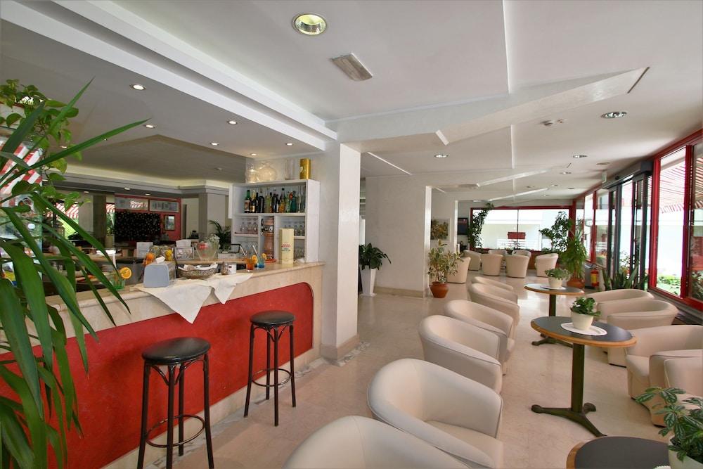 Hotel De Amicis Риччоне Экстерьер фото